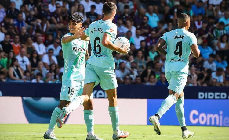 El polémico gol anulado a Altimira por falta previa de Junior que pocos se explican El polémico gol anulado a Altimira por falta previa de Junior que pocos se explican