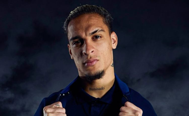 El esperado intercambio de documentos con el United previo al viaje de Antony El esperado intercambio de documentos con el United previo al viaje de Antony