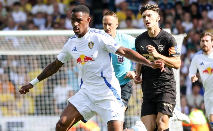 El movimiento del Betis por Junior Firpo El movimiento del Betis por Junior Firpo