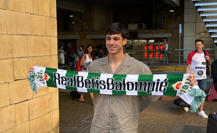 Petit ya está en Sevilla: quinto fichaje del Betis Petit ya está en Sevilla: quinto fichaje del Betis