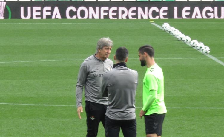 Las ganas de Isco y Ruibal, la alegría de Pellegrini y siete ausencias para Europa en el Real Betis Las ganas de Isco y Ruibal, la alegría de Pellegrini y siete ausencias para Europa en el Real Betis