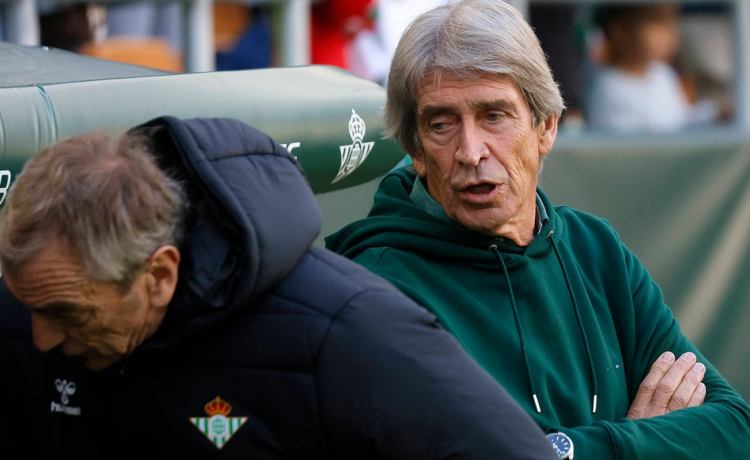 Pellegrini explica el cambio prematuro de Lo Celso y se muerde la lengua con la roja a Antony en el Betis – Girona: «Está tocado» Pellegrini explica el cambio prematuro de Lo Celso y se muerde la lengua con la roja a Antony en el Betis – Girona: «Está tocado»