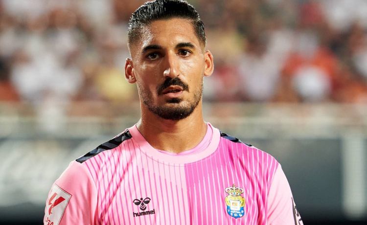 «Acuerdo» del Betis con Álvaro Valles y nuevo aviso de Las Palmas «Acuerdo» del Betis con Álvaro Valles y nuevo aviso de Las Palmas