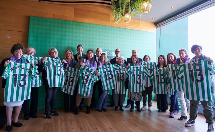 Una iniciativa pionera y tradicional que honra a las mujeres béticas Una iniciativa pionera y tradicional que honra a las mujeres béticas