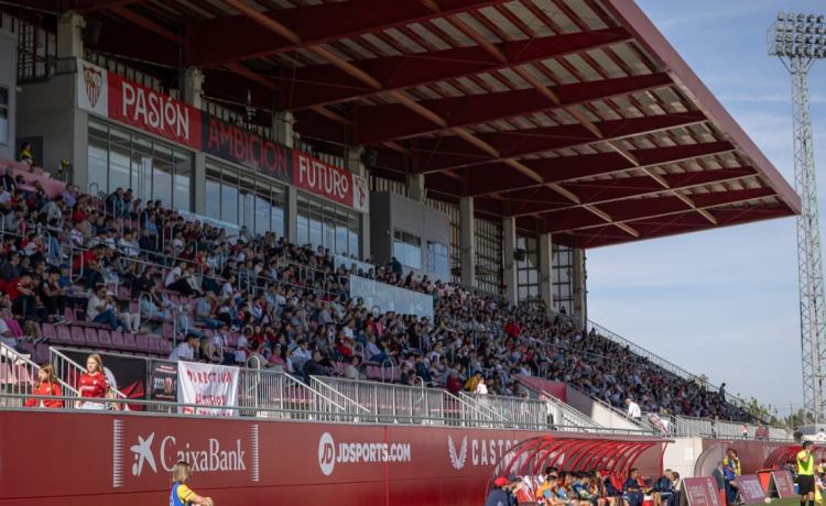 El excesivo protagonismo de Caparrós en el Derbi Chico entre Sevilla Atlético y Betis Deportivo El excesivo protagonismo de Caparrós en el Derbi Chico entre Sevilla Atlético y Betis Deportivo