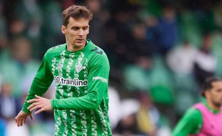 Diego Llorente, «precavido» ante la «final» de Guimaraes, la echa al suelo Diego Llorente, «precavido» ante la «final» de Guimaraes, la echa al suelo