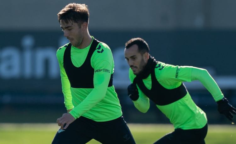 El Celta apremia por Iker Losada y el Betis mueve las fichas de Douvikas y Juanmi El Celta apremia por Iker Losada y el Betis mueve las fichas de Douvikas y Juanmi