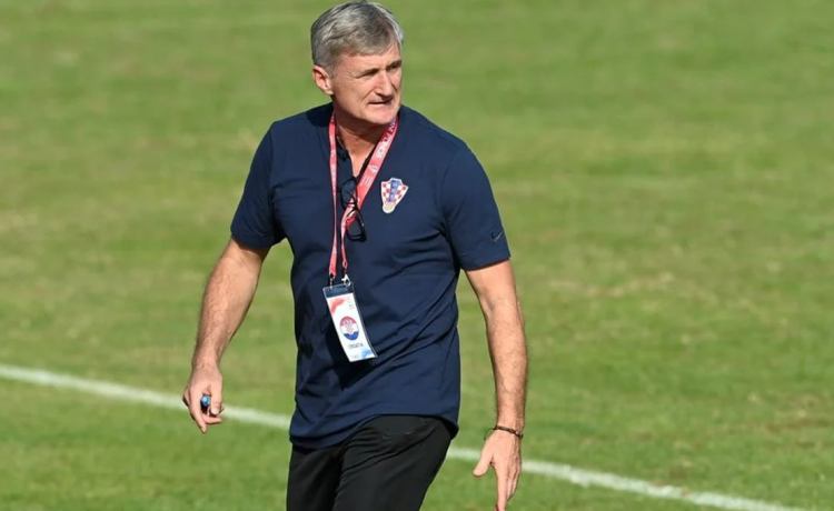 «Me encantaría entrenar al Betis, pero sería injusto echar a Pellegrini» «Me encantaría entrenar al Betis, pero sería injusto echar a Pellegrini»