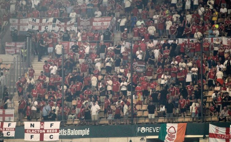 Quejas del público en el primer test serio para aficiones visitantes en La Cartuja Quejas del público en el primer test serio para aficiones visitantes en La Cartuja