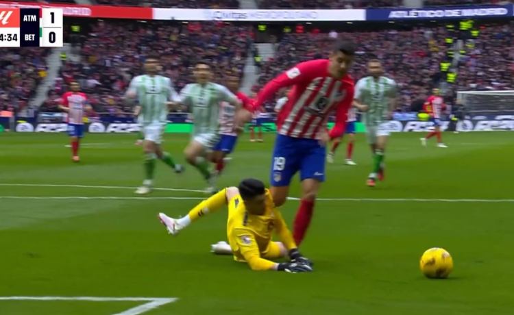 El árbitro Soto Grado se la vuelve a hacer al Betis El árbitro Soto Grado se la vuelve a hacer al Betis