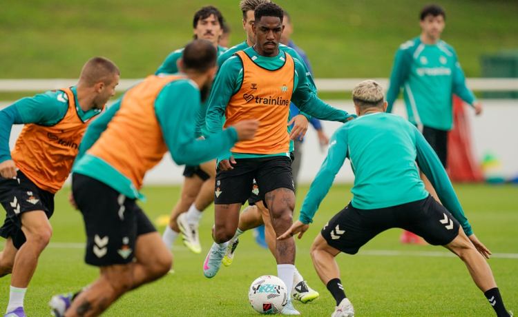 El Betis se estrena en Inglaterra con noticias de Nelson Deossa El Betis se estrena en Inglaterra con noticias de Nelson Deossa