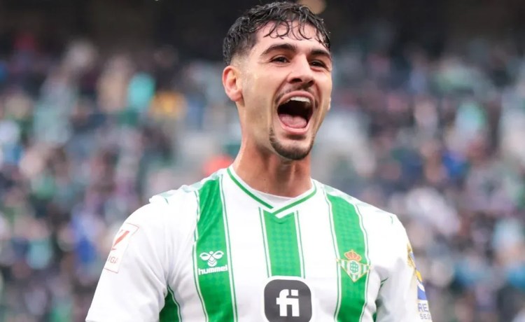 Lo de Johnny Cardoso se calienta con un pretendiente de nivel Lo de Johnny Cardoso se calienta con un pretendiente de nivel