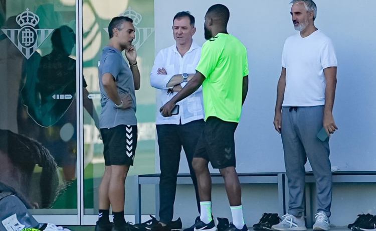 Bakambu le da una alegría al Betis Bakambu le da una alegría al Betis