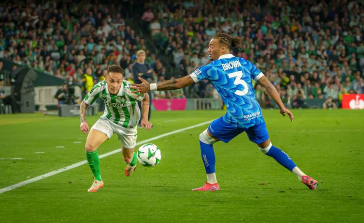 El esfuerzo de Antony que beneficia a la economía del Betis El esfuerzo de Antony que beneficia a la economía del Betis