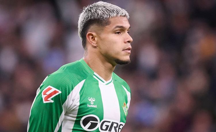 Respuesta rotunda del Betis al interés por el cotizado Cucho Hernández para llevárselo ya Respuesta rotunda del Betis al interés por el cotizado Cucho Hernández para llevárselo ya