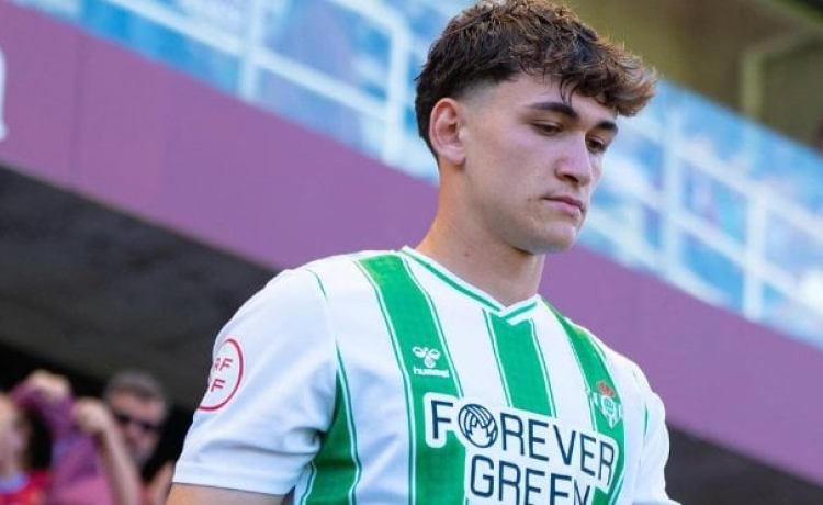 Mateo Flores le deja claro su plan al Betis Mateo Flores le deja claro su plan al Betis