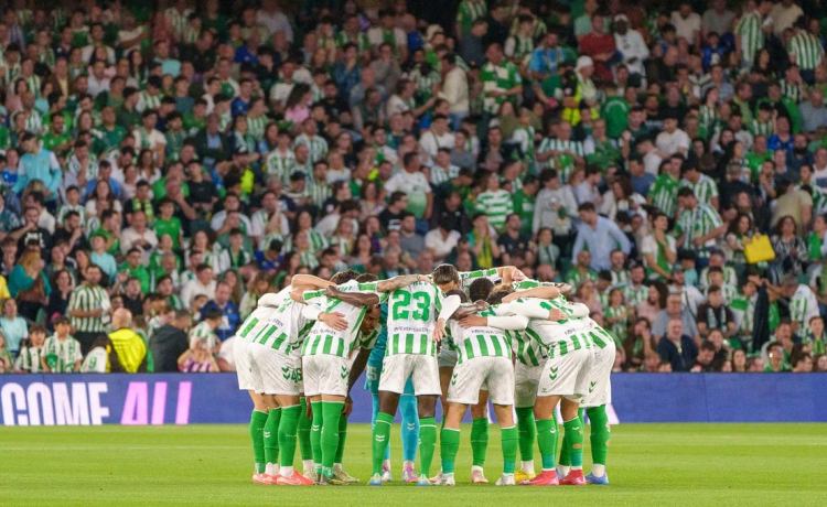 El Betis admite una «deuda pendiente» y deja claro su «sueño» El Betis admite una «deuda pendiente» y deja claro su «sueño»