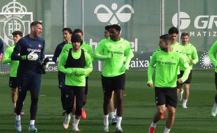 William Carvalho regresa a los entrenamientos del Real Betis cinco meses después William Carvalho regresa a los entrenamientos del Real Betis cinco meses después
