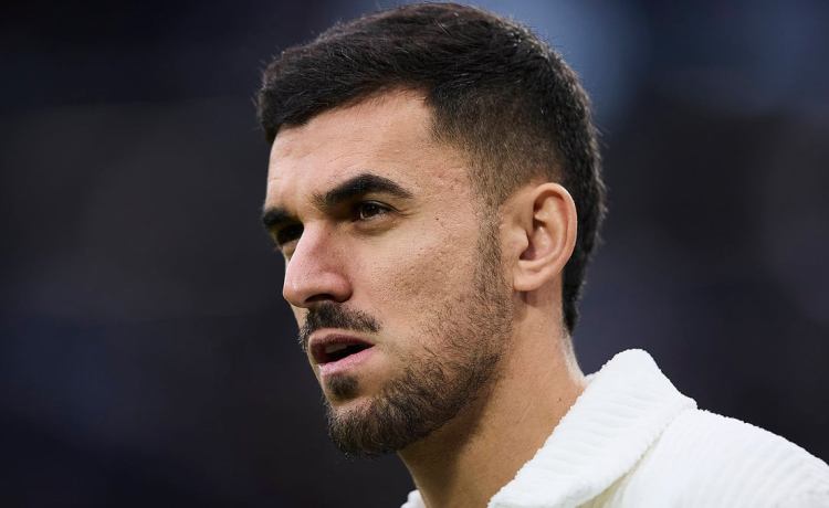 Ceballos llama a la puerta del Betis en un escenario más propicio Ceballos llama a la puerta del Betis en un escenario más propicio