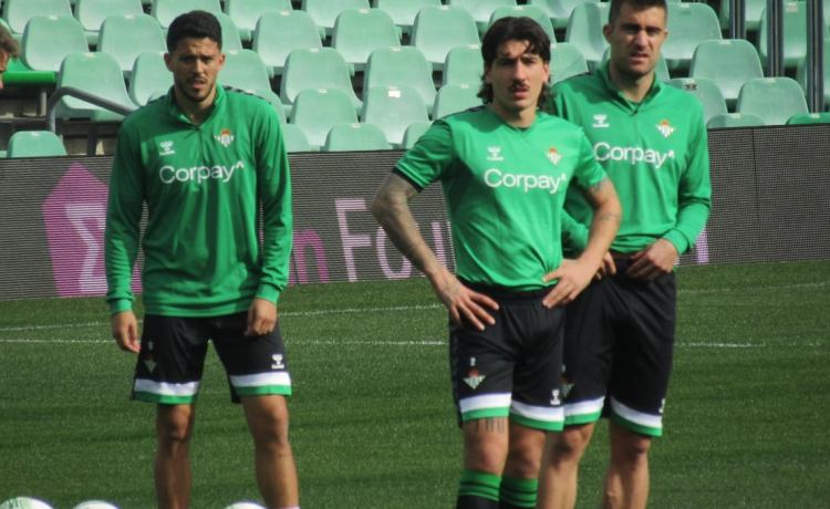 Último entrenamiento del Real Betis antes del duelo de Conference League Último entrenamiento del Real Betis antes del duelo de Conference League