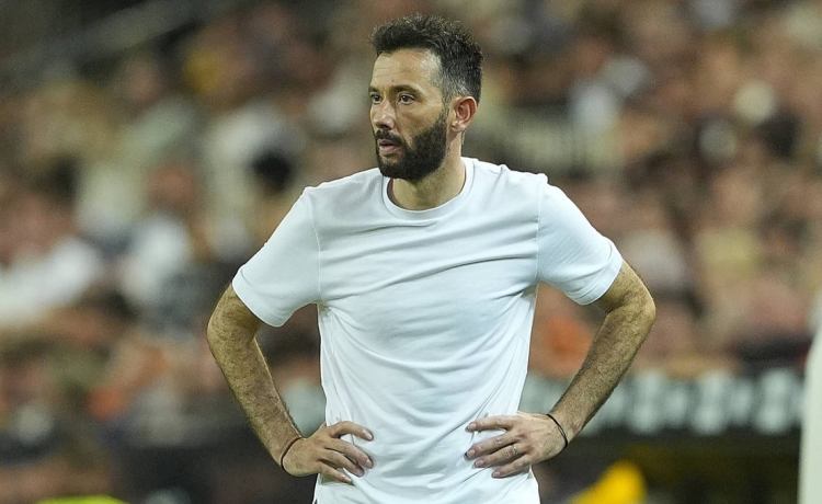 Carlos Corberán plantea un cambio de sistema contra el Betis Carlos Corberán plantea un cambio de sistema contra el Betis