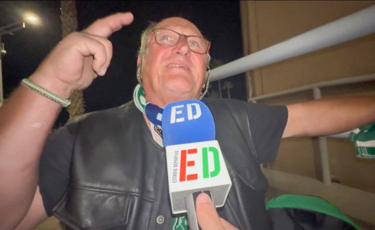 Olaf, el alemán con corazón verdiblanco: «¿El mejor momento? Cuando mi mujer palangana me regaló el escudo del Betis en oro» Olaf, el alemán con corazón verdiblanco: «¿El mejor momento? Cuando mi mujer palangana me regaló el escudo del Betis en oro»