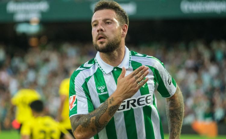 Impulso definitivo para la renovación de Aitor Ruibal en el Betis Impulso definitivo para la renovación de Aitor Ruibal en el Betis