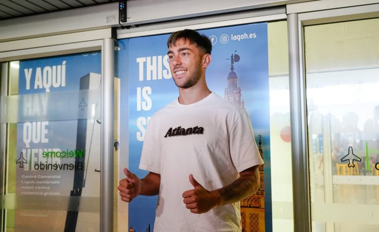 Iker Losada, el tercer fichaje del Betis llega a Sevilla Iker Losada, el tercer fichaje del Betis llega a Sevilla