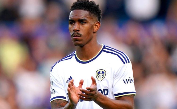 La llamada que falta para que el Betis anuncie a Junior Firpo La llamada que falta para que el Betis anuncie a Junior Firpo