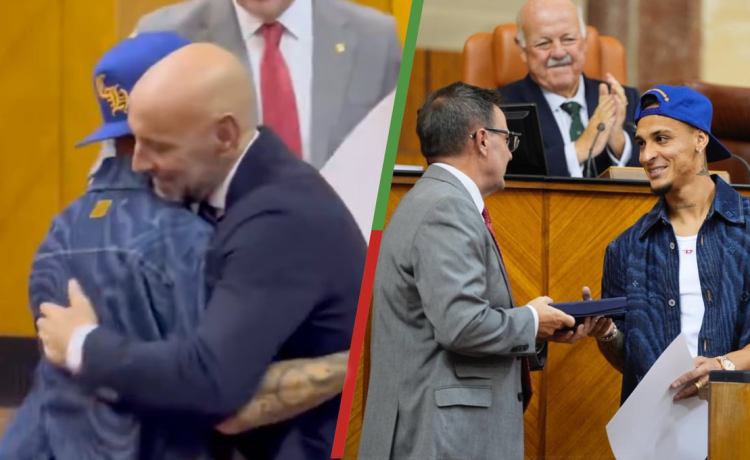 El abrazo de Monchi a Antony tras afirmar que prefiere «el fichaje de Vargas, que está rindiendo mejor en el Sevilla» El abrazo de Monchi a Antony tras afirmar que prefiere «el fichaje de Vargas, que está rindiendo mejor en el Sevilla»