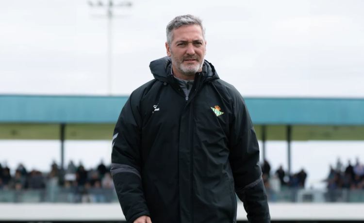 Adiós oficial de Arzu al Betis Deportivo, casi seguro para Dani Fragoso Adiós oficial de Arzu al Betis Deportivo, casi seguro para Dani Fragoso