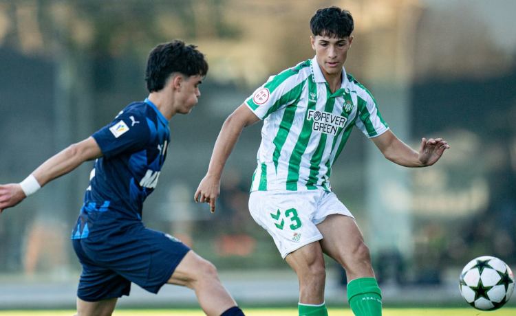 3-1: El Betis juvenil pudo sentenciar en la ida al Sassuolo y casi se mete en un lío 3-1: El Betis juvenil pudo sentenciar en la ida al Sassuolo y casi se mete en un lío
