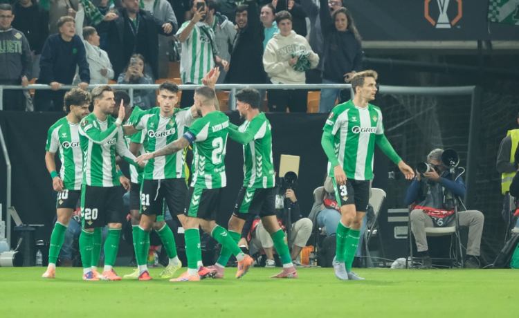Aitor Ruibal y Marc Roca coinciden: «objetivos altos», «a soñar en grande»… pero, antes, Valencia, pues «queda muchísimo» Aitor Ruibal y Marc Roca coinciden: «objetivos altos», «a soñar en grande»… pero, antes, Valencia, pues «queda muchísimo»