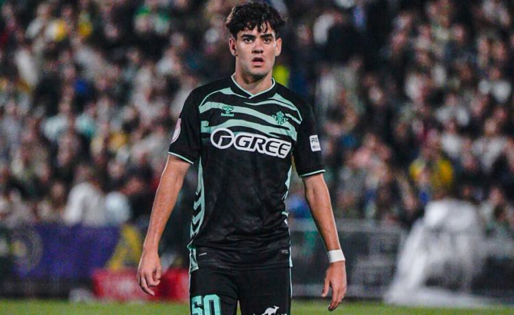 Pellegrini confirma su predilección por Iván Corralejo, al que ve como recambio de Lo Celso en el Betis Pellegrini confirma su predilección por Iván Corralejo, al que ve como recambio de Lo Celso en el Betis