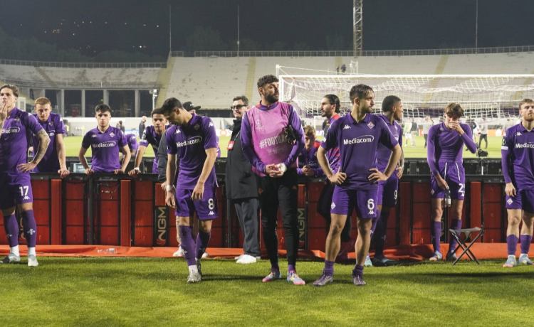 En la Fiorentina muestran la herida causada por Antony En la Fiorentina muestran la herida causada por Antony