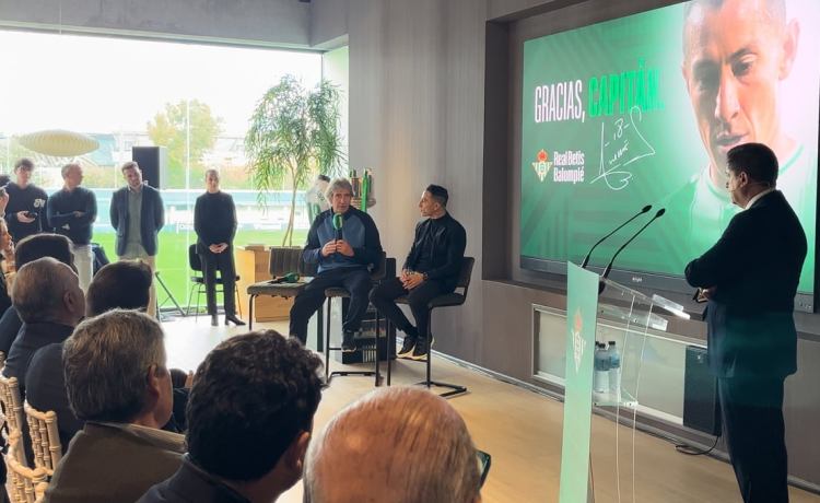Guardado intuye que Pellegrini sabe cosas: «Qué necesidad tiene con 70 y tantos años…» Guardado intuye que Pellegrini sabe cosas: «Qué necesidad tiene con 70 y tantos años…»
