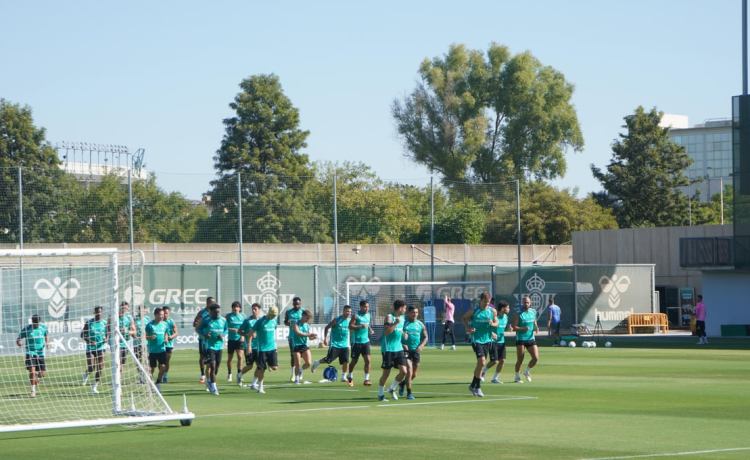 Deossa preocupa al Betis en una sesión con dos buenas noticias Deossa preocupa al Betis en una sesión con dos buenas noticias