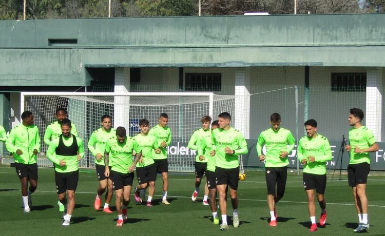 El Real Betis entrena con Vítor Roque y sin Abde antes de viajar a Getafe El Real Betis entrena con Vítor Roque y sin Abde antes de viajar a Getafe