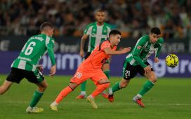 Marc Roca admite que el penalti fue «muy riguroso», aunque pasa página: «No es excusa» Marc Roca admite que el penalti fue «muy riguroso», aunque pasa página: «No es excusa»