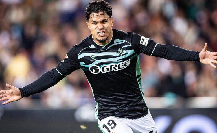 Cucho Hernández hace autocrítica, eleva el listón del Betis y da la cara por Deossa: «En cuanto tenga minutos…» Cucho Hernández hace autocrítica, eleva el listón del Betis y da la cara por Deossa: «En cuanto tenga minutos…»