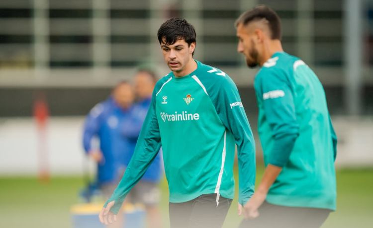 Isco, Perraud, Vieites, Petit y Borja Iglesias, descartes este miércoles Isco, Perraud, Vieites, Petit y Borja Iglesias, descartes este miércoles
