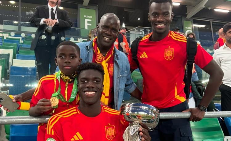 El padre de Assane Diao le avisa: «En Senegal le puede costar integrarse» El padre de Assane Diao le avisa: «En Senegal le puede costar integrarse»