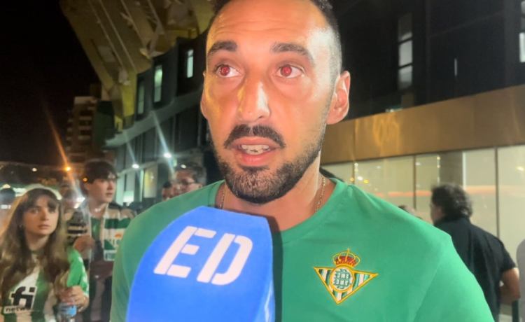 La afición del Betis encumbra a Bartra en su regreso y lanza su petición a Manu Fajardo La afición del Betis encumbra a Bartra en su regreso y lanza su petición a Manu Fajardo