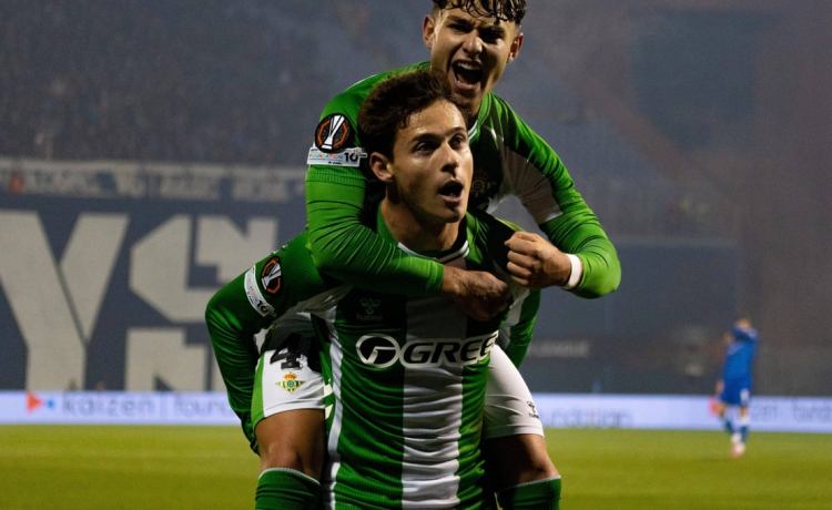 La felicidad de Riquelme y la lección europea aprendida de Diego Llorente tras el encuentro en Zagreb La felicidad de Riquelme y la lección europea aprendida de Diego Llorente tras el encuentro en Zagreb