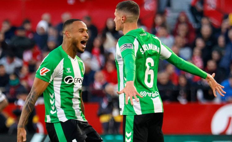 Altimira explica que pudo marcharse en verano: «Tuve la oportunidad en las últimas 48 horas, pero el Betis dijo que no» Altimira explica que pudo marcharse en verano: «Tuve la oportunidad en las últimas 48 horas, pero el Betis dijo que no»