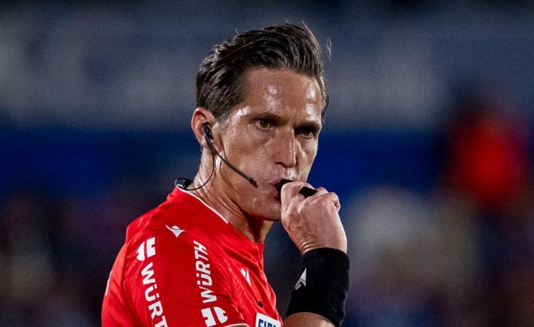 Munuera Montero, segundo andaluz en dirigir El Gran Derbi hispalense… ¡tras el abuelo de Medina Cantalejo! Munuera Montero, segundo andaluz en dirigir El Gran Derbi hispalense… ¡tras el abuelo de Medina Cantalejo!