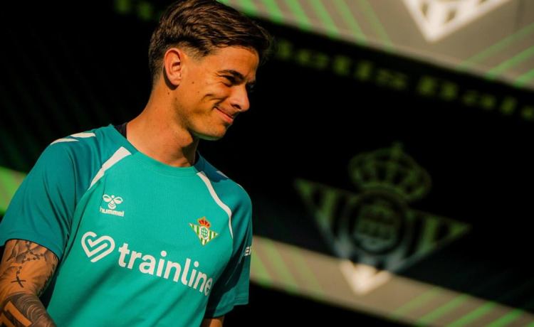 Valentín Gómez analiza su condición de comodín del Betis y opina sobre su misteriosa lesión: «Nunca sabré qué pasó» Valentín Gómez analiza su condición de comodín del Betis y opina sobre su misteriosa lesión: «Nunca sabré qué pasó»