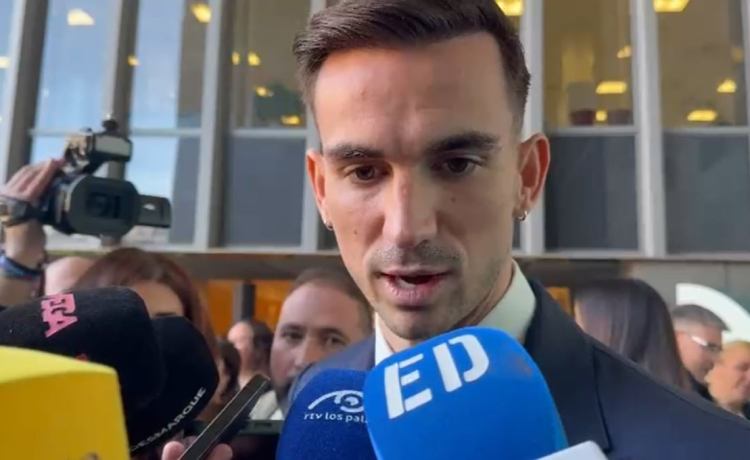 El detalle de Manu Fajardo que agradece Fabián Ruiz, anhelado hijo pródigo del Betis: «Siempre está pendiente de mí» El detalle de Manu Fajardo que agradece Fabián Ruiz, anhelado hijo pródigo del Betis: «Siempre está pendiente de mí»
