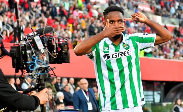 La contundente protesta de Bakambu tras darle el triunfo al Betis La contundente protesta de Bakambu tras darle el triunfo al Betis