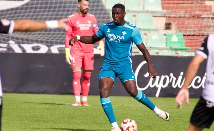 Nobel Mendy responde al plan trazado por el Betis Nobel Mendy responde al plan trazado por el Betis